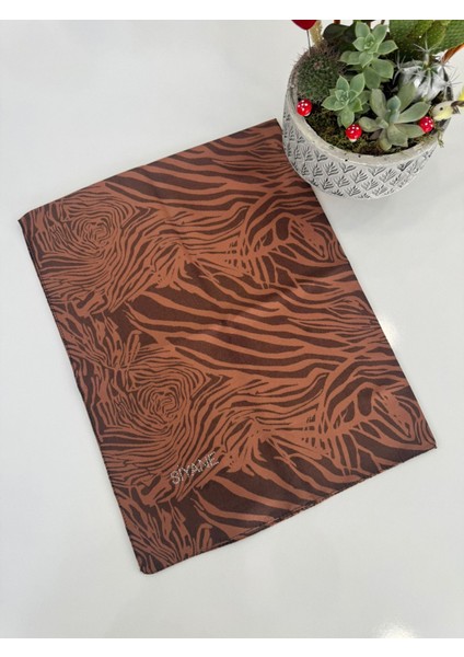 Kadın SEN2207 Zebra Desenli Şal