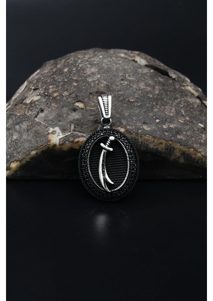 Kolye Ucu Siyah Mikro Taş Süslemeli Hz. Ali Zülfikar Kılıcı 925 Ayar Gümüş 901825 modelleri