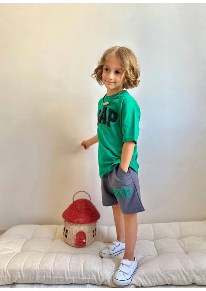 Yigit Butik Süzene Nakışlı Şortlu Erkek Çocuk Takım modelleri