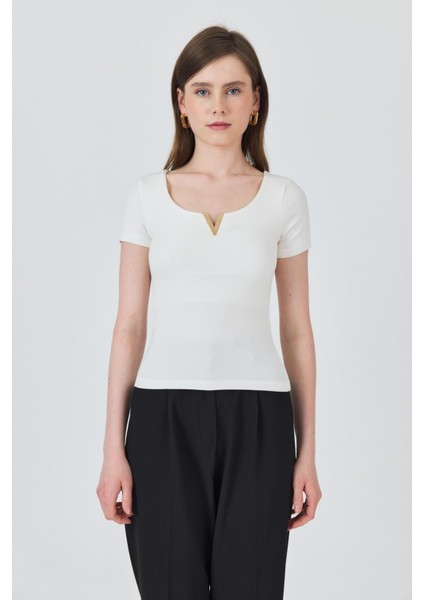 Beyaz Gold Aksesuar Detaylı Viskoz/yumuşak Kumaş Tişört 1460 modelleri