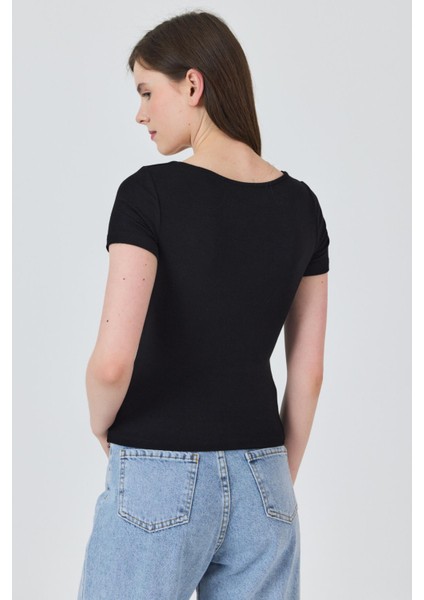 Siyah Gold Aksesuar Detaylı Viskoz/yumuşak Kumaş Tişört 1460 indirimleri