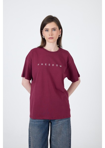 Bordo Yazı Baskılı Pamuklu Oversize Tişört 2150-3M modelleri