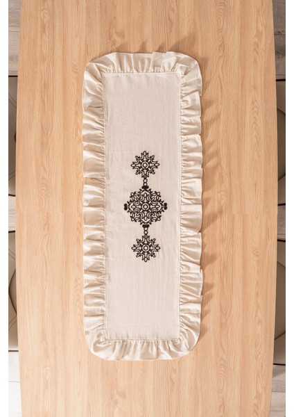 Natural Pamuk Keten Fırfırlı, Siyah Punch Zincir Nakışlı 40*110 cm Runner modelleri