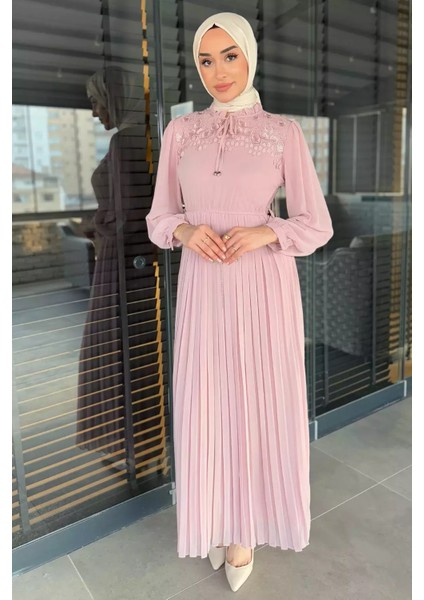 Güpür Detaylı Bel Kemerli Piliseli Tesettür Şifon Elbise P-00014892