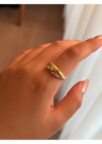 Beyaz Taşlı Yıldız Motifli Çelik Gold Ayarlanabilir Kalın Yüzük