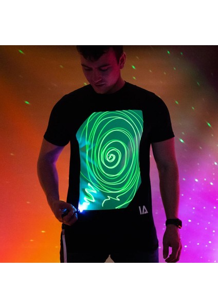 Interaktif Karanlıkta Parlayan T-Shirt -Parti- Doğum Günleri - Geceyi Aydınlat ! Siyah