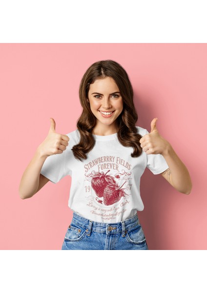 Strawberry Fıelds Forever Baskılı Standart Kalıp Bisiklet Yaka Pamuklu Kadın T-Shirt