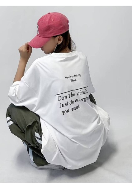 You Are Doing Fine Baskılı Bisiklet Yaka Kısa Kollu Unisex Oversize Beyaz T-Shirt modelleri