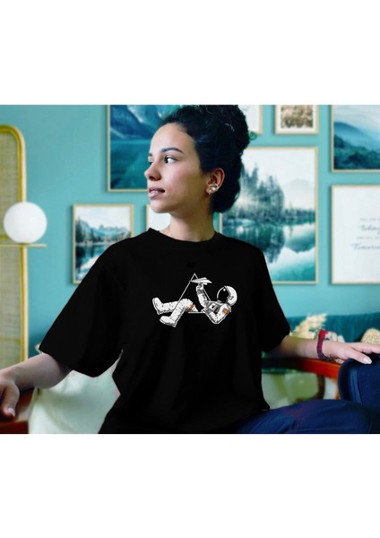 Unisex Astronot Uzay Desenli Oversize Siyah Tshirt modelleri