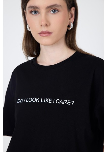 Siyah Yazı Baskılı Oversize Pamuklu Tişört 2150-5M fırsatları