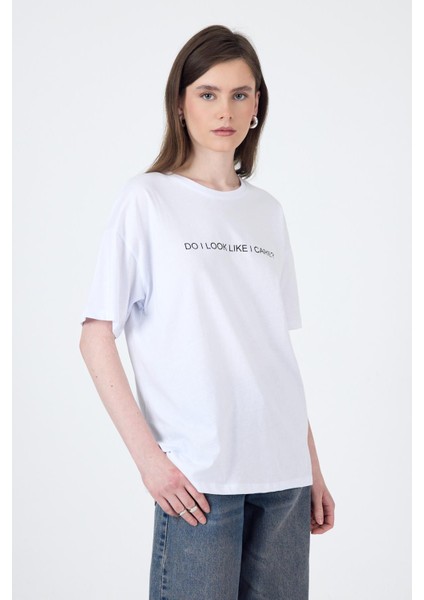 Beyaz Yazı Baskılı Oversize Pamuklu Tişört 2150-5M fiyatları