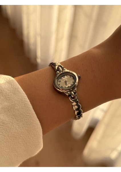 Kadın Ince Kordonlu Vintage Metal Kasa Gümüş Minimal Kol Saati 18