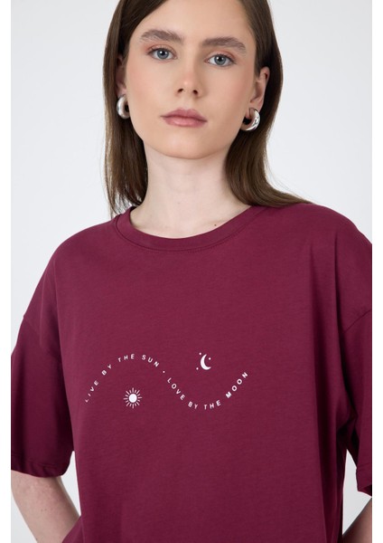 Bordo Yazı Baskılı Oversize Pamuklu Tişört 2150-32M fırsatları