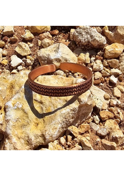 Chevron Modeli Bakır Kelepçe Bileklik - Otantik Unisex Tasarım El Yapımı