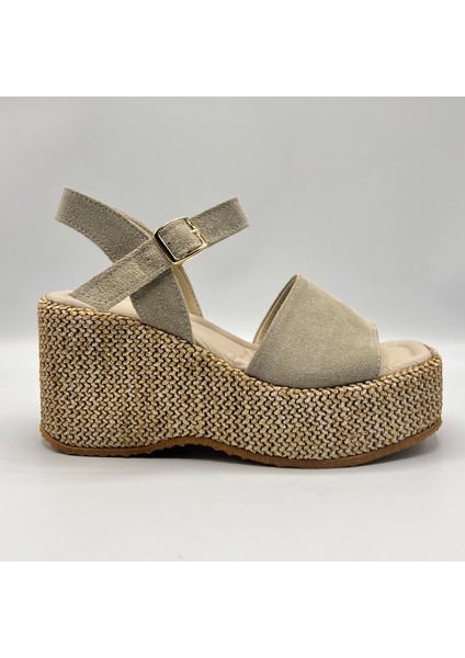 Exclusive Agatha Bej Süet Dolgu Topuk Sandalet
