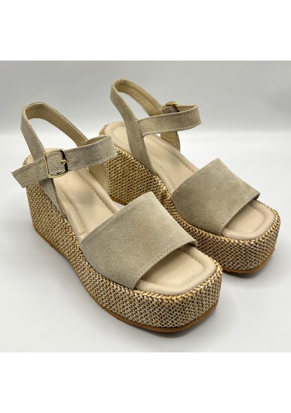 Exclusive Agatha Bej Süet Dolgu Topuk Sandalet