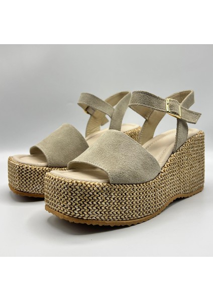 Exclusive Agatha Bej Süet Dolgu Topuk Sandalet