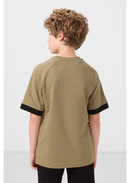 Koyu Bej Pamuklu Yumuşak Dokulu Oversize Cep Detaylı Erkek Çocuk T-Shirt - 11295