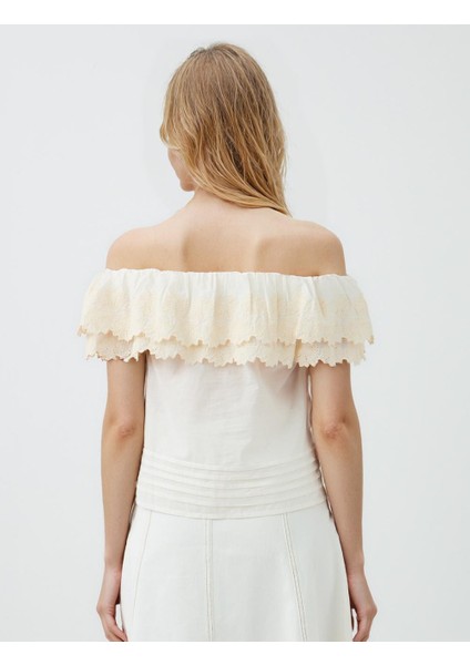 Ekru %100 Pamuk Kısa Kollu Bardot Yaka Nakışlı Dokuma Bluz indirimleri