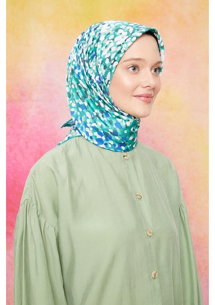 Yeşil Batik Desen Twill Digital Eşarp fırsatları