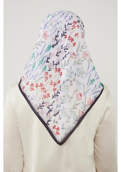 Koyu Lacivert Çiçekli Cotton Eşarp fırsatları