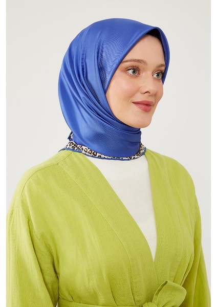 Saks Mavisi Kenar Leopar Desen Twill Digital Eşarp