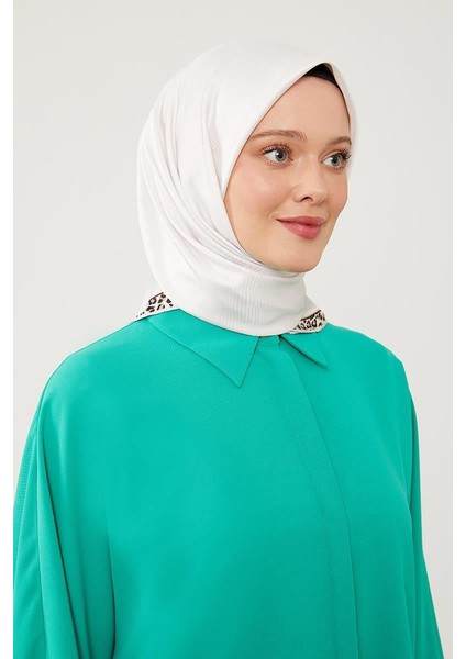 Krem Kenar Leopar Desen Twill Digital Eşarp