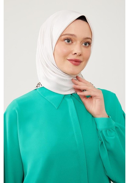 Krem Kenar Leopar Desen Twill Digital Eşarp fiyatları