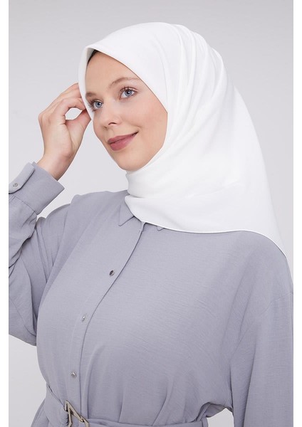 Kırık Beyaz Medine Ipeği Eşarp