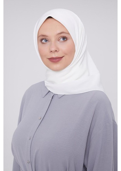 Kırık Beyaz Medine Ipeği Eşarp