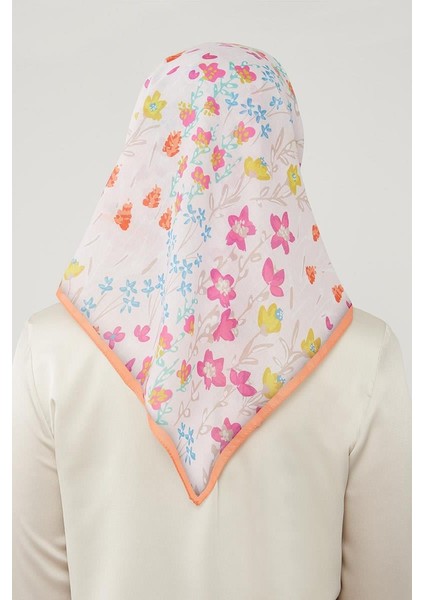 Turuncu Çiçekli Cotton Eşarp fırsatları