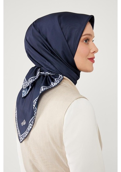 Lacivert Kenar Leopar Desen Twill Digital Eşarp fırsatları