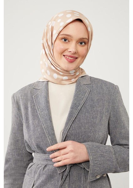 Bej Puantiye Desen Twill Digital Eşarp modelleri