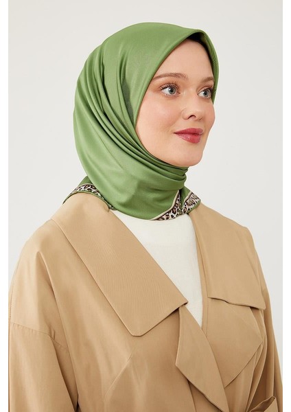 Fıstık Yeşili Leopar Desen Twill Digital Eşarp