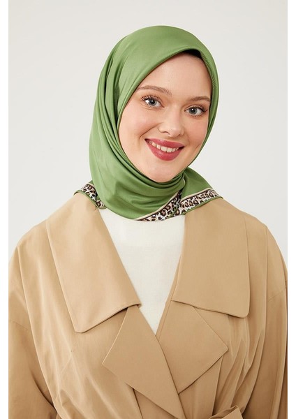 Fıstık Yeşili Leopar Desen Twill Digital Eşarp