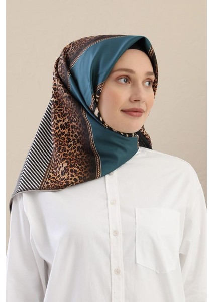 Petrol Mavisi Leopar Desen Twill Digital Eşarp