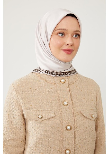 Ekru Kenar Leopar Desen Twill Digital Eşarp