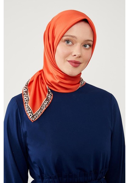 Turuncu Kenar Leopar Desen Twill Digital Eşarp