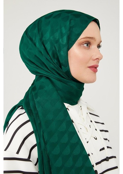 Benetton Ay Desen Jakarlı Elegance Şal modelleri