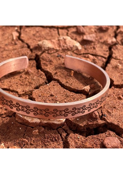 Stilize Bitki Desenli Bakır Kelepçe Bileklik - Otantik Unisex Tasarım El Yapımı