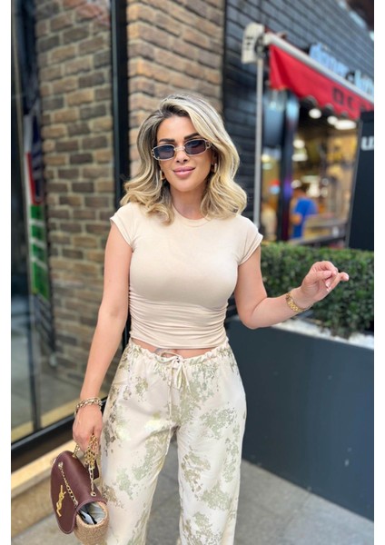 Yanları Büzgü Detaylı Crop Top Bej