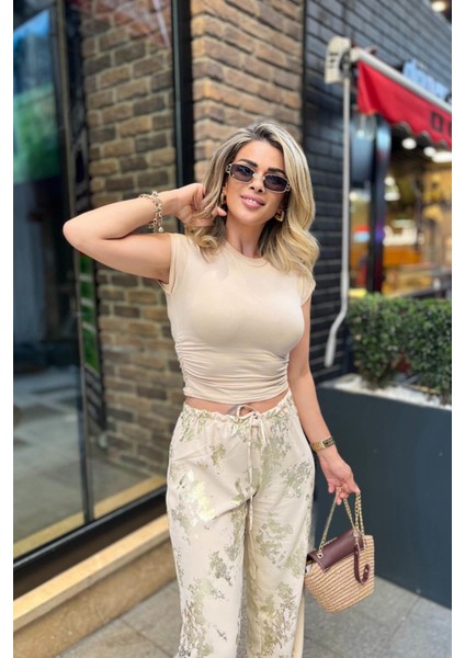 Yanları Büzgü Detaylı Crop Top Bej