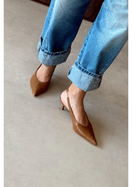 Monica Karamel Stiletto