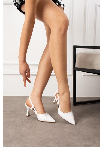 Leonora Kadın Stiletto Yandan Bantlı Topuklu Ayakkabı Beyaz Rugan fiyatları
