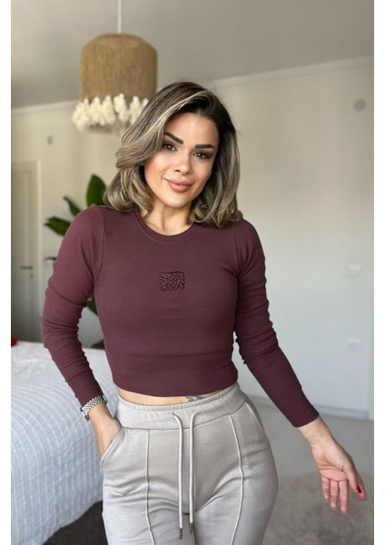 Önü Nakışlı Body Çikolata