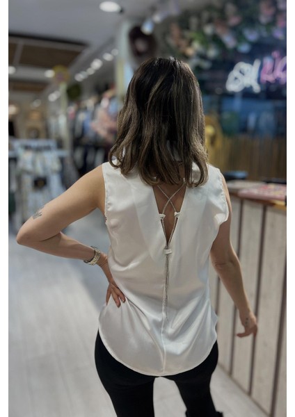 Sırt Taşlı Şerit Detaylı Bluz Ekru