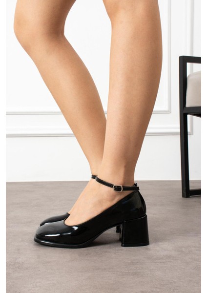 Shoete Sonia Kadın Topuklu Ayakkabı Bilekten Bağlamalı Kalın Topuklu Siyah Rugan fiyatları