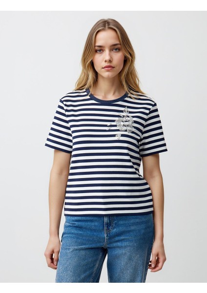 Lacivert Bisiklet Yaka Kısa Kollu Boncuk Işlemeli Tişört