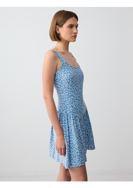 Mavi Rahat Kesim Kare Yaka Kolsuz Çiçek Desenli Örme Mini Elbise fırsatları