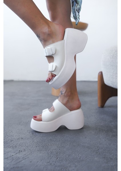 Kadın Zone Tokalı Dolgu Topuk Terlik - Beyaz fiyatları